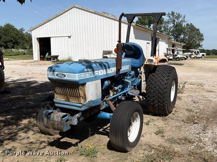 image for item EV2488 1984 Ford 1910 tractor