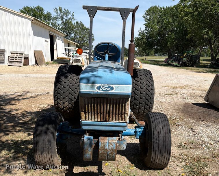 image for item EV2488 1984 Ford 1910 tractor