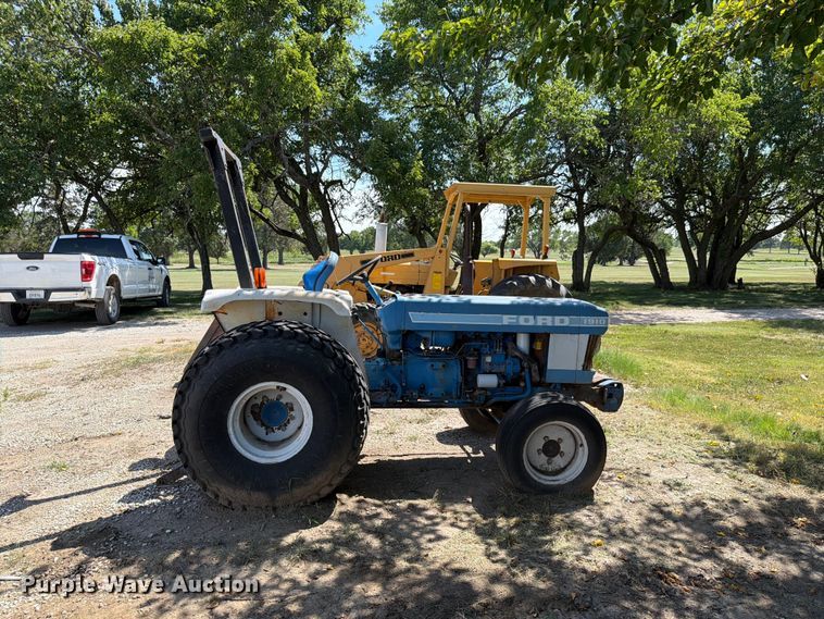 image for item EV2488 1984 Ford 1910 tractor