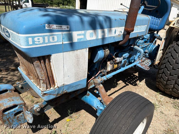 image for item EV2488 1984 Ford 1910 tractor