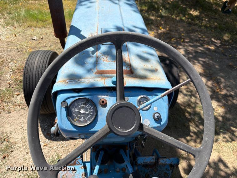 image for item EV2488 1984 Ford 1910 tractor