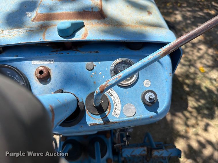 image for item EV2488 1984 Ford 1910 tractor