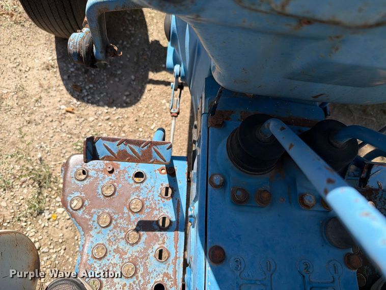 image for item EV2488 1984 Ford 1910 tractor