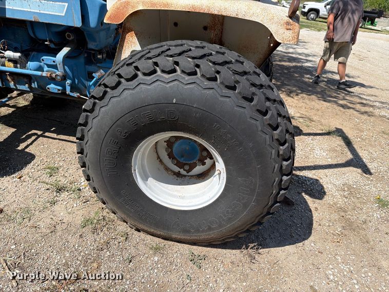 image for item EV2488 1984 Ford 1910 tractor
