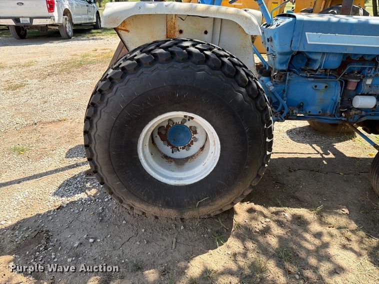 image for item EV2488 1984 Ford 1910 tractor