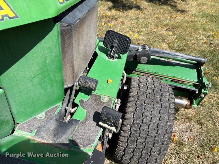 image for item EV2492 2000 John Deere 2653 A  reel mower