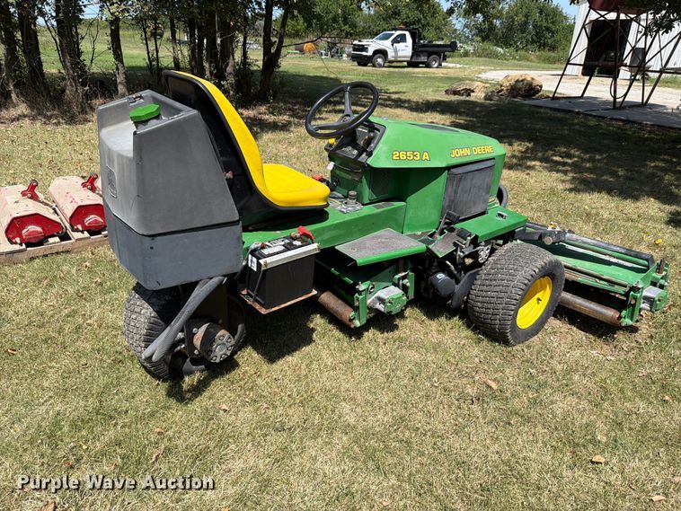 image for item EV2493 2001 John Deere 2653 A reel mower