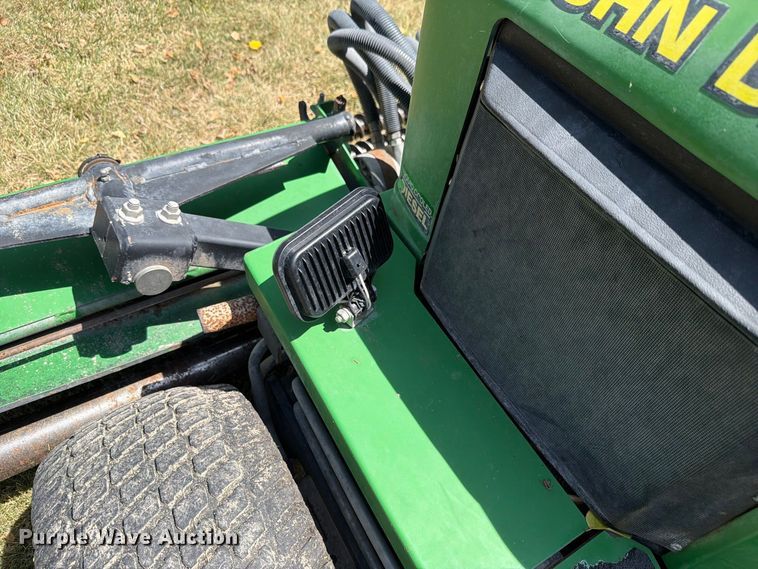 image for item EV2493 2001 John Deere 2653 A reel mower