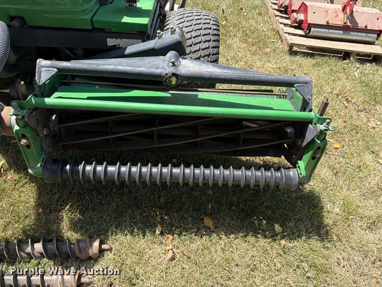 image for item EV2493 2001 John Deere 2653 A reel mower