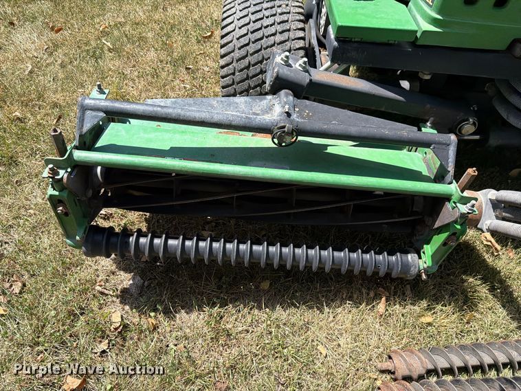 image for item EV2493 2001 John Deere 2653 A reel mower