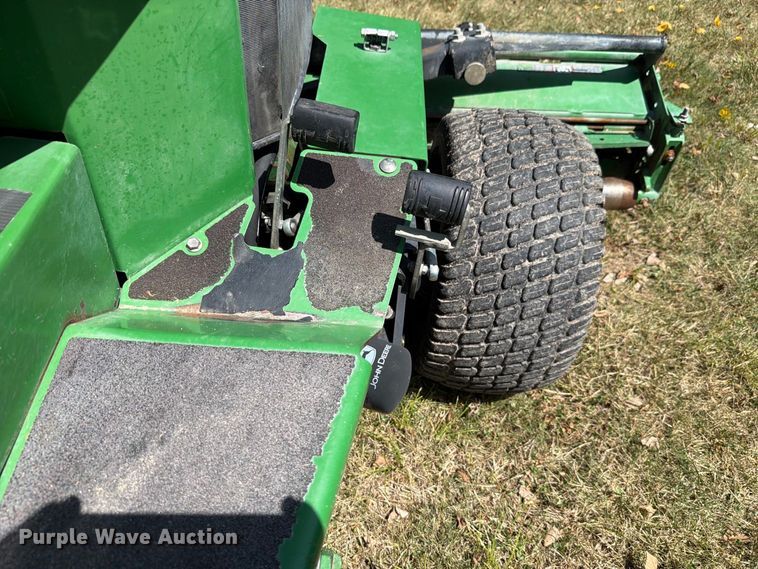 image for item EV2493 2001 John Deere 2653 A reel mower
