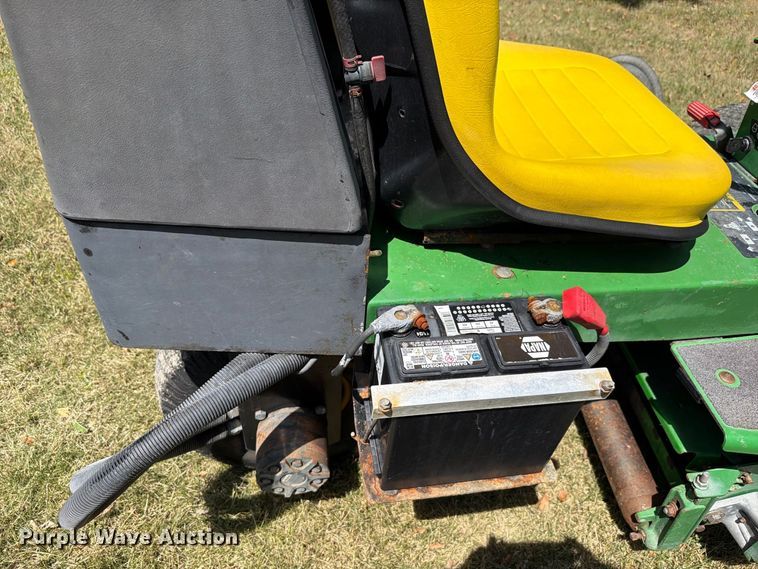 image for item EV2493 2001 John Deere 2653 A reel mower