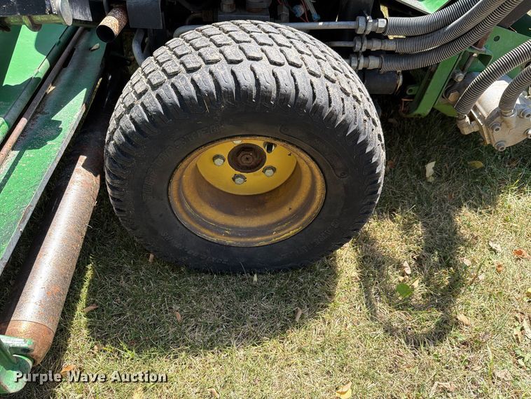 image for item EV2493 2001 John Deere 2653 A reel mower