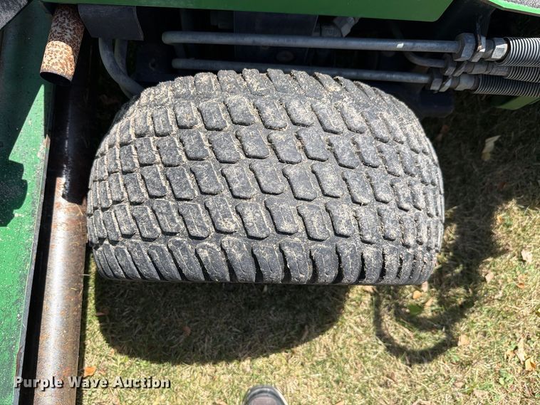 image for item EV2493 2001 John Deere 2653 A reel mower
