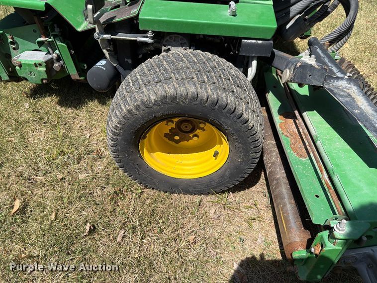 image for item EV2493 2001 John Deere 2653 A reel mower