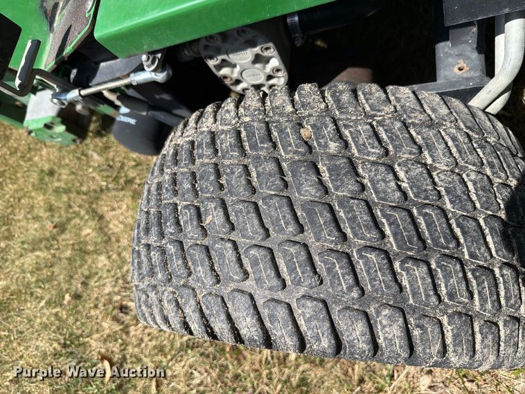image for item EV2493 2001 John Deere 2653 A reel mower