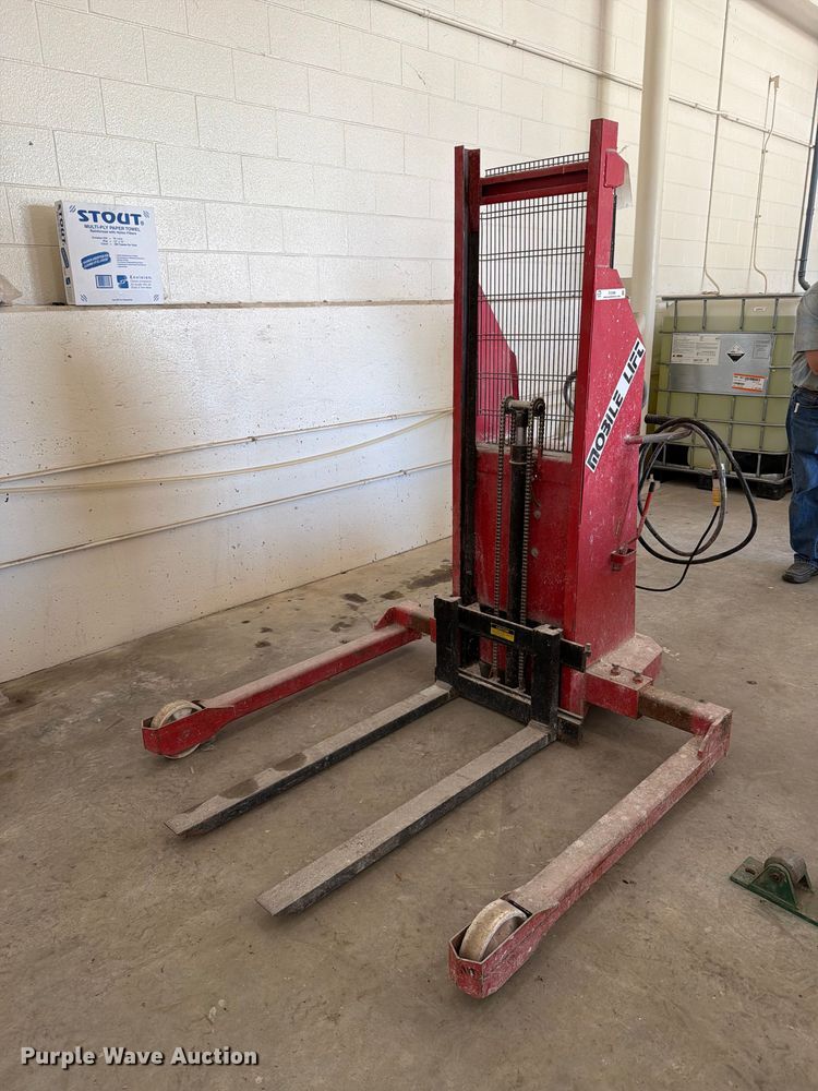 image for item EV2496 Moble Lift pallet stacker