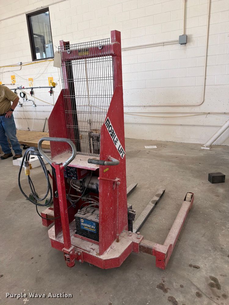 image for item EV2496 Moble Lift pallet stacker