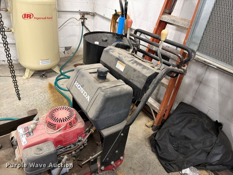 image for item EV2498 Honda lawn mower