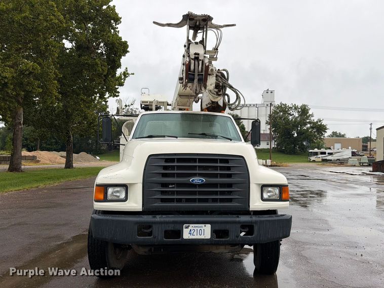 image for item EV2499 1997 Ford F800 digger derrick truck