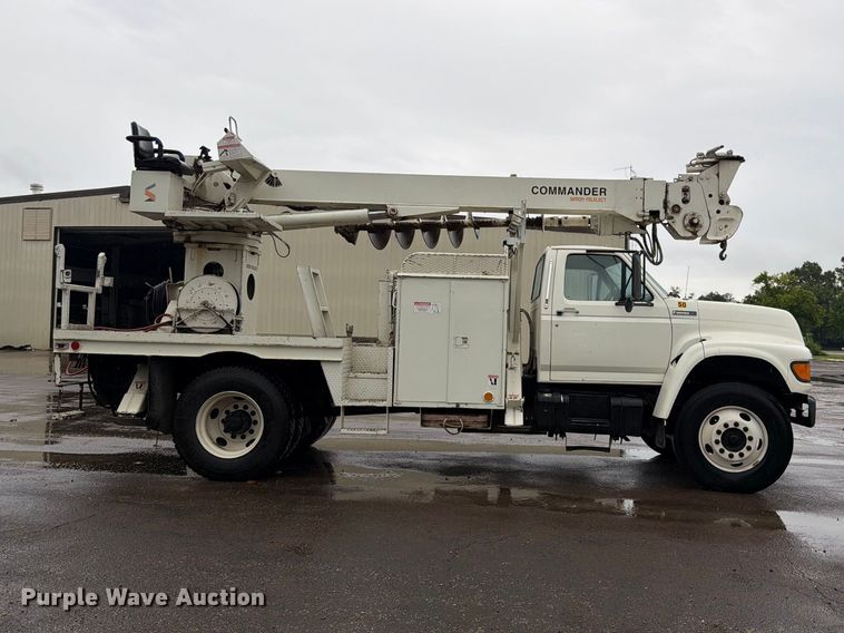 image for item EV2499 1997 Ford F800 digger derrick truck