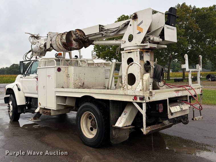 image for item EV2499 1997 Ford F800 digger derrick truck