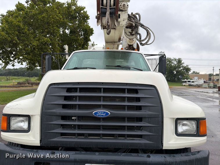 image for item EV2499 1997 Ford F800 digger derrick truck