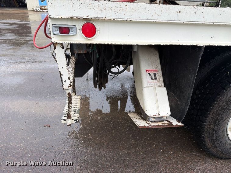 image for item EV2499 1997 Ford F800 digger derrick truck