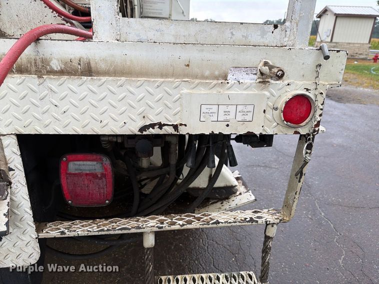 image for item EV2499 1997 Ford F800 digger derrick truck