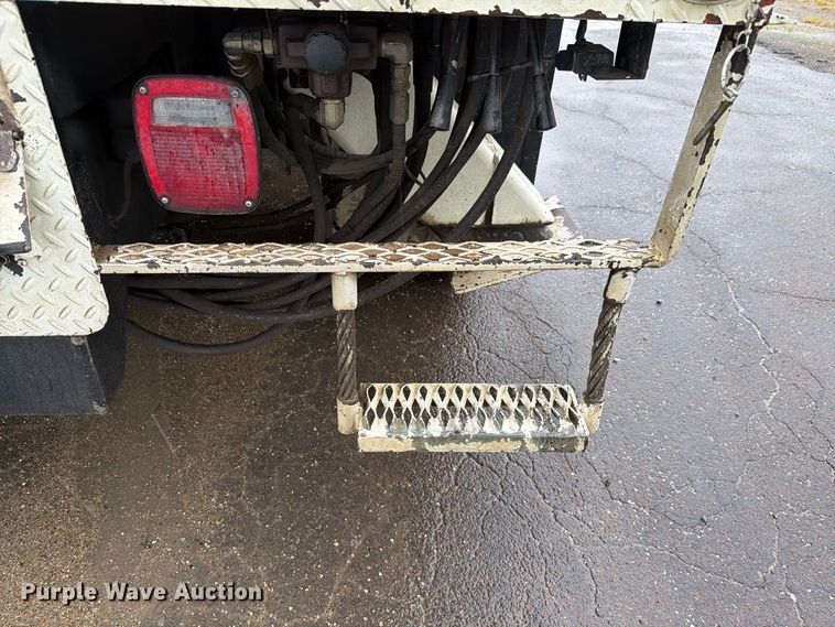 image for item EV2499 1997 Ford F800 digger derrick truck