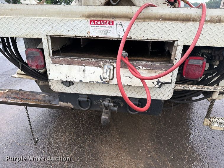 image for item EV2499 1997 Ford F800 digger derrick truck