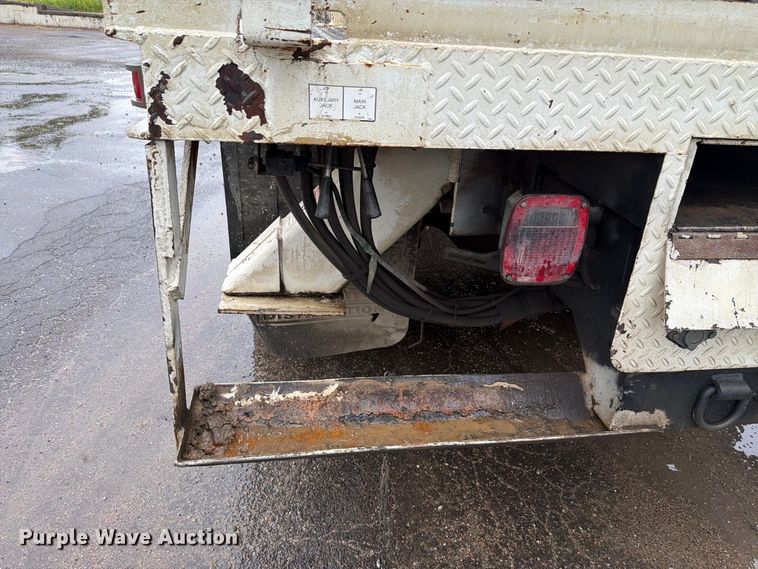 image for item EV2499 1997 Ford F800 digger derrick truck