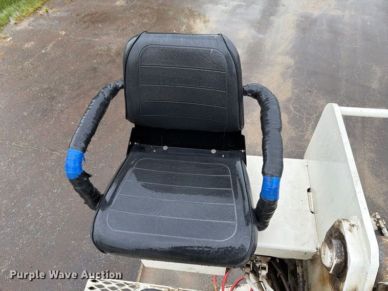 image for item EV2499 1997 Ford F800 digger derrick truck