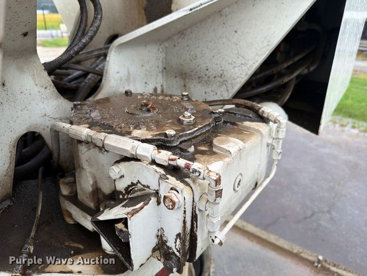 image for item EV2499 1997 Ford F800 digger derrick truck