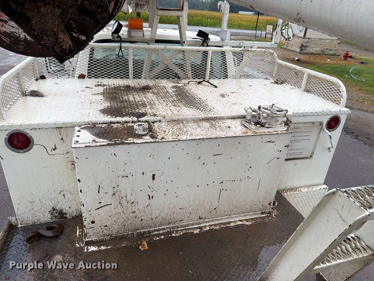image for item EV2499 1997 Ford F800 digger derrick truck