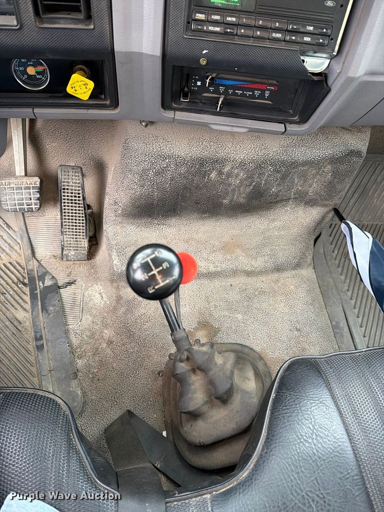 image for item EV2499 1997 Ford F800 digger derrick truck