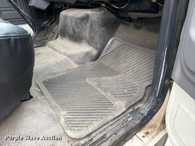 image for item EV2499 1997 Ford F800 digger derrick truck