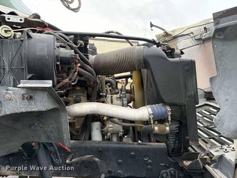 image for item EV2499 1997 Ford F800 digger derrick truck
