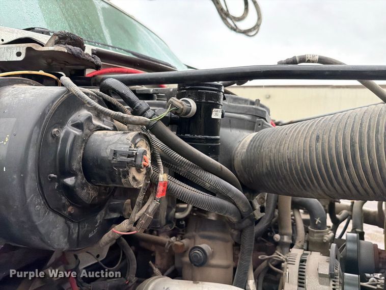 image for item EV2499 1997 Ford F800 digger derrick truck
