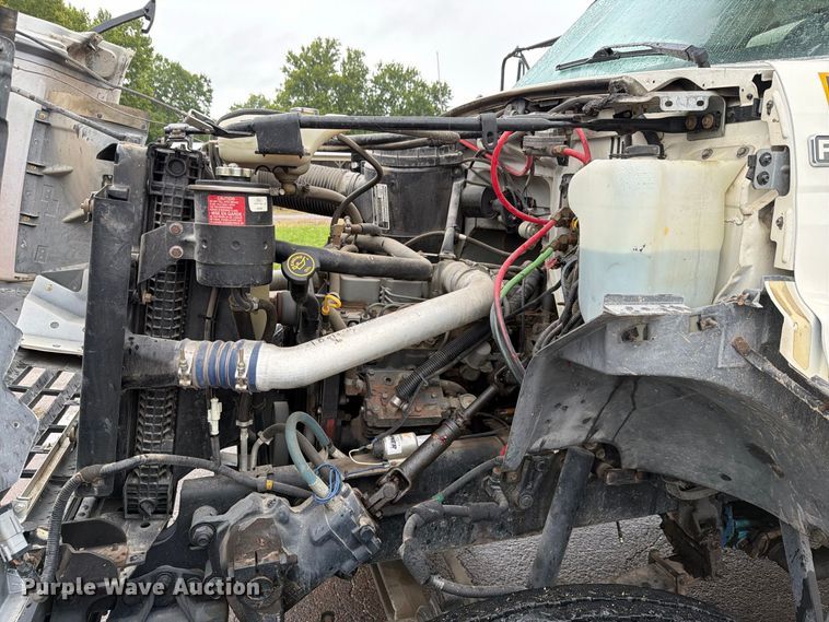 image for item EV2499 1997 Ford F800 digger derrick truck