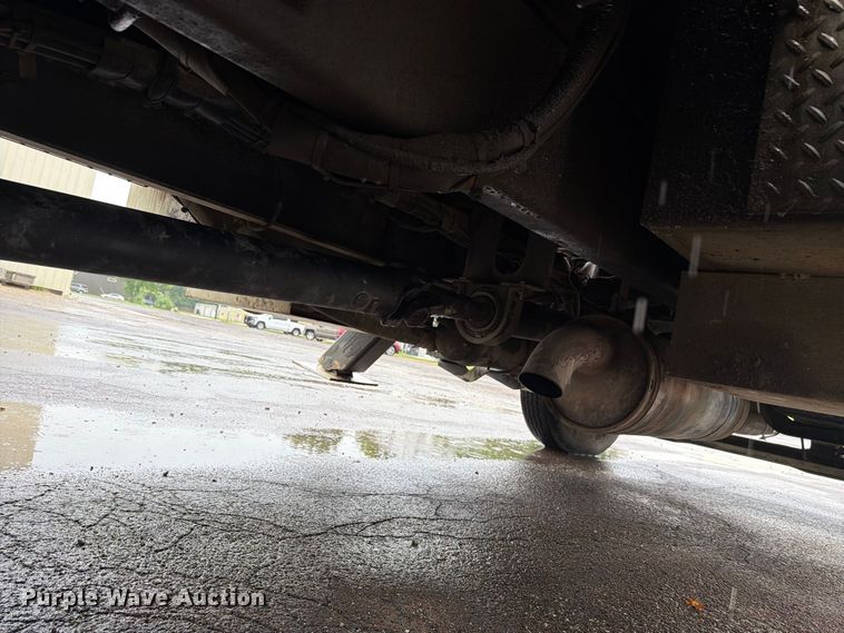 image for item EV2499 1997 Ford F800 digger derrick truck
