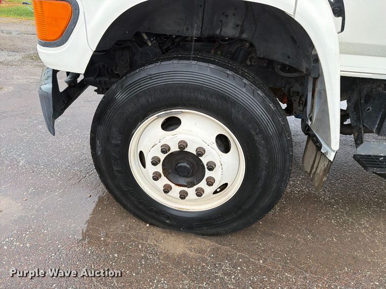 image for item EV2499 1997 Ford F800 digger derrick truck