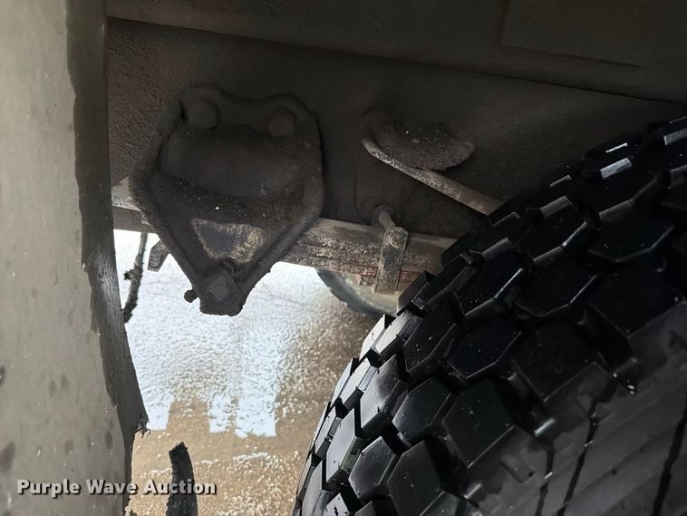 image for item EV2499 1997 Ford F800 digger derrick truck
