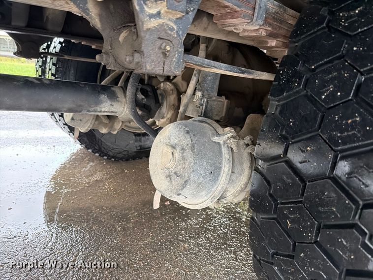 image for item EV2499 1997 Ford F800 digger derrick truck