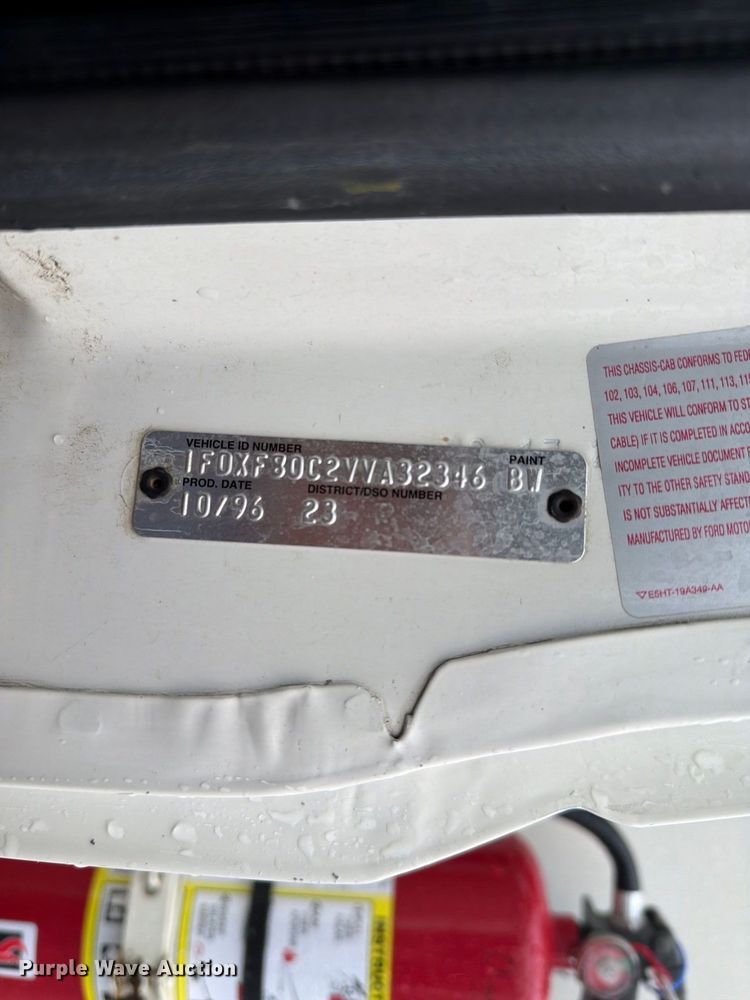 image for item EV2499 1997 Ford F800 digger derrick truck