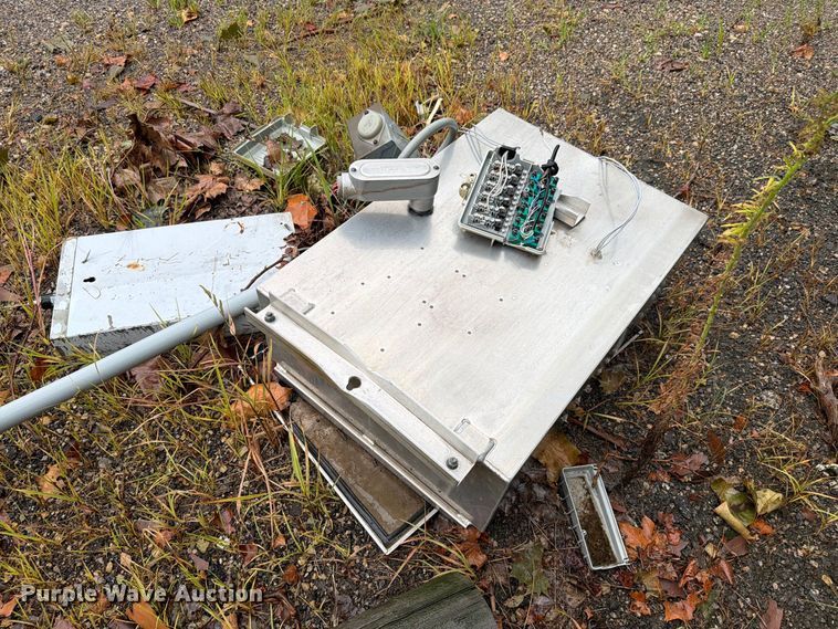 image for item EV2500 (3) Whelen emergency sirens