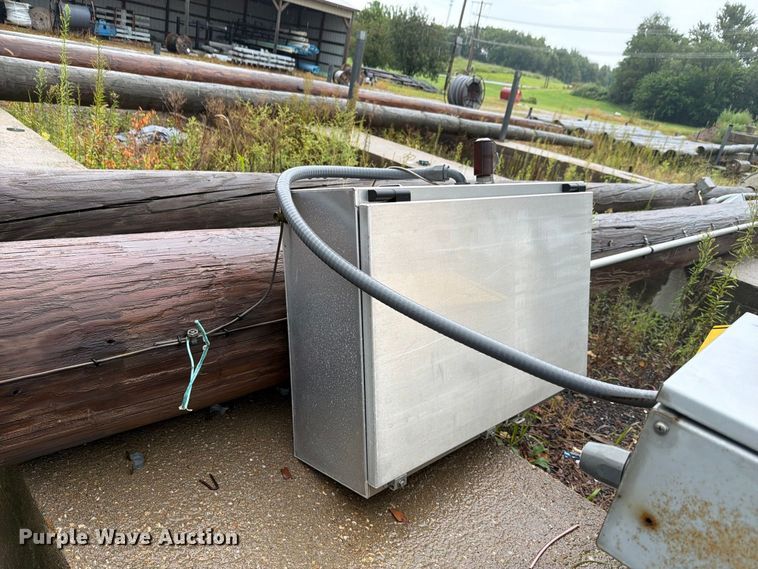 image for item EV2500 (3) Whelen emergency sirens