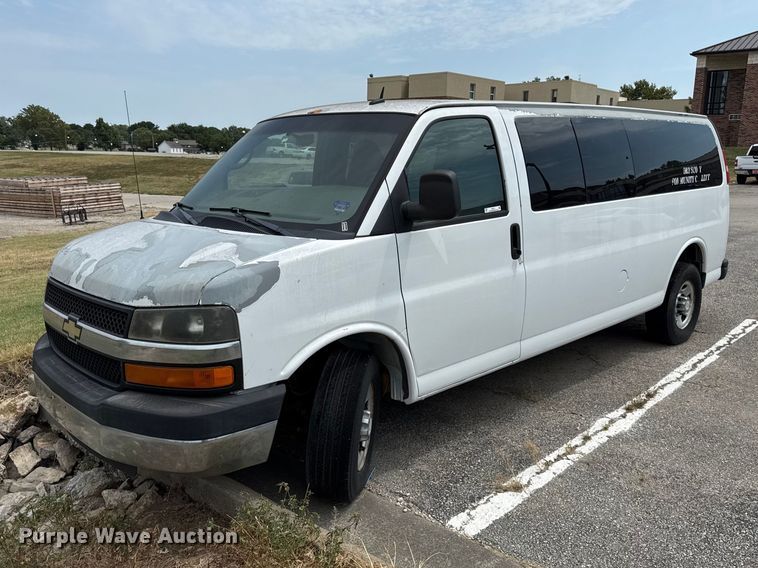2012 Chevrolet Express 3500 van