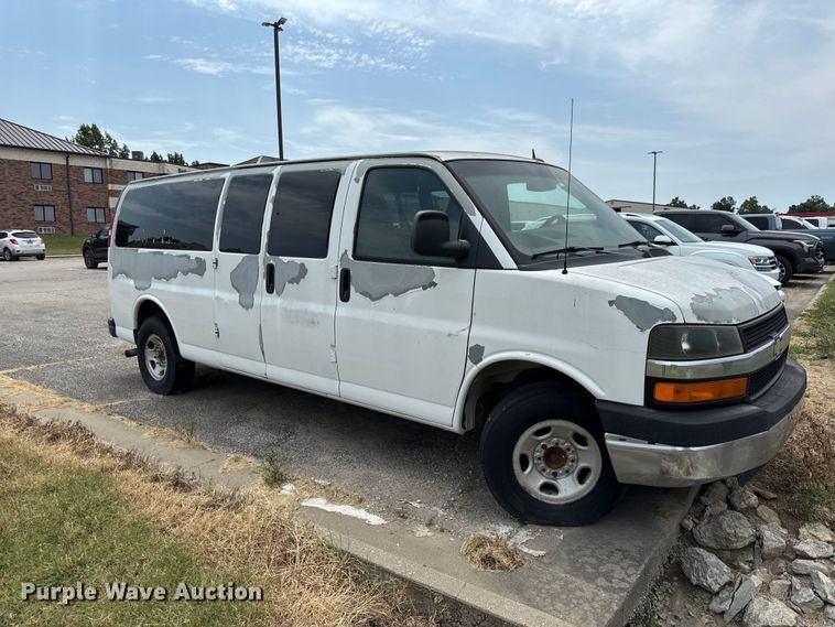 image for item EV6111 2012 Chevrolet Express 3500 van