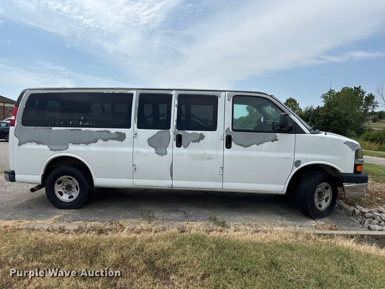 image for item EV6111 2012 Chevrolet Express 3500 van